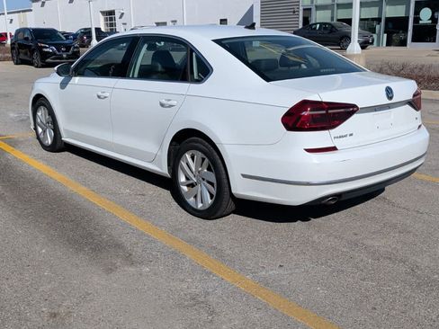 Used 2018 Volkswagen Passat 2.0T SE image 4