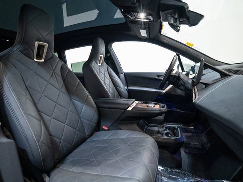 Used 2023 BMW iX xDrive50 w/ Ultimate Package 2 image 15