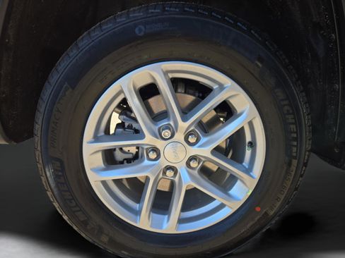 New 2025 Jeep Grand Cherokee Laredo X image 28