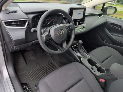 Used 2023 Toyota Corolla LE w/ LE Convenience Package FWD image 17