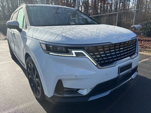 Used 2024 Kia Carnival SX Prestige image 3