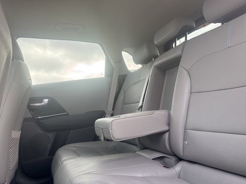 Used 2018 Kia Niro Touring image 20