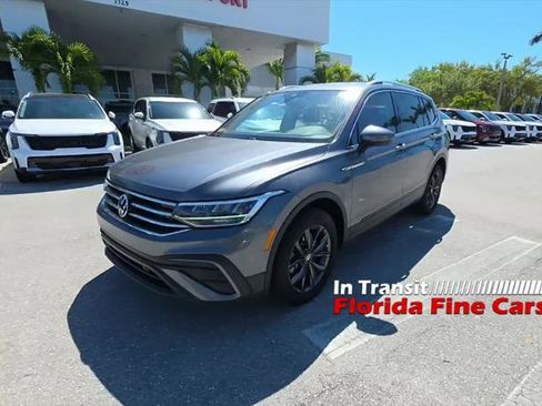 Used 2023 Volkswagen Tiguan SE FWD image 2