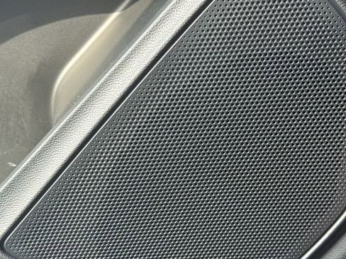 Used 2022 Ford Explorer XLT w/ Equipment Group 202A image 24