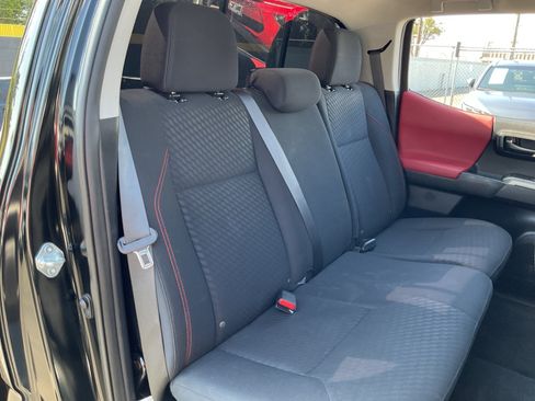Used 2021 Toyota Tacoma SR5 AWD/4WD image 20
