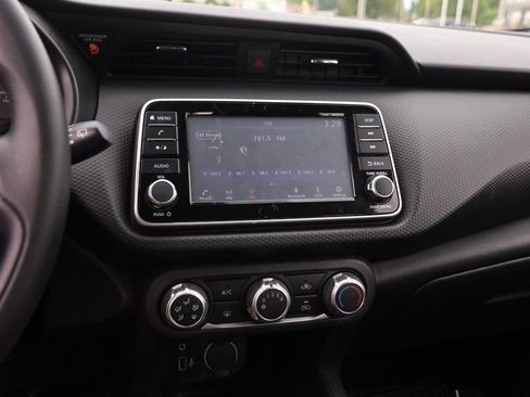 Used 2022 Nissan Kicks S FWD image 14