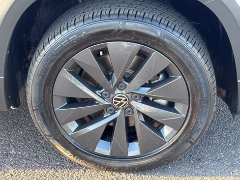 Used 2022 Volkswagen Taos S FWD image 11