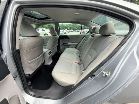 Used 2017 Honda Accord EX-L image 11