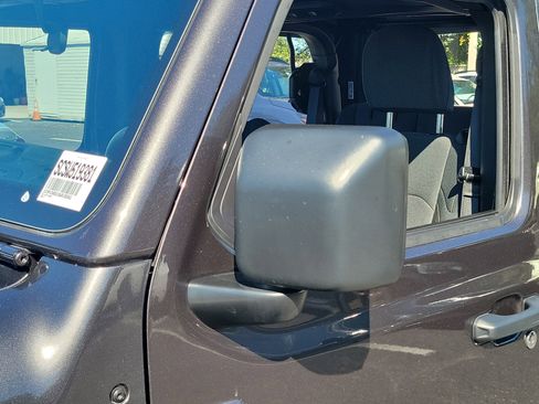 Used 2025 Jeep Wrangler Sport image 11