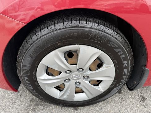 Used 2016 Hyundai Elantra SE image 24