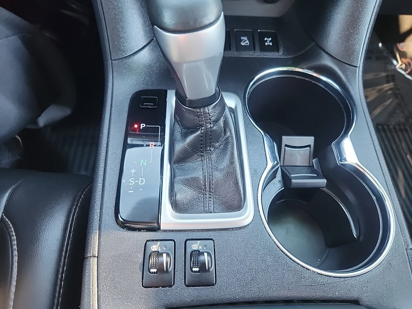 Used 2019 Toyota Highlander XLE AWD/4WD image 30