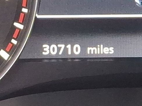 Used 2022 Nissan Armada SL w/ Midnight Edition Package image 23