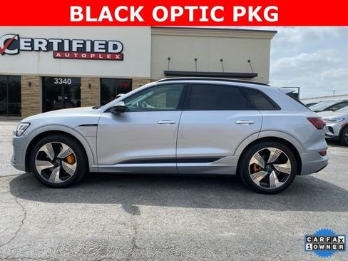Used 2023 Audi e-tron Premium Plus image 2