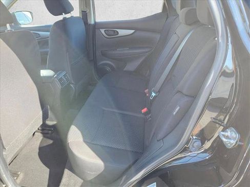 Used 2021 Nissan Rogue Sport S image 10