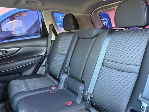Used 2017 Nissan Rogue S FWD image 6