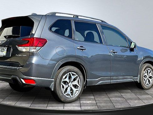 Used 2021 Subaru Forester Premium w/ Popular Package #1 image 3