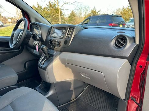 Used 2018 Nissan NV200 SV image 12
