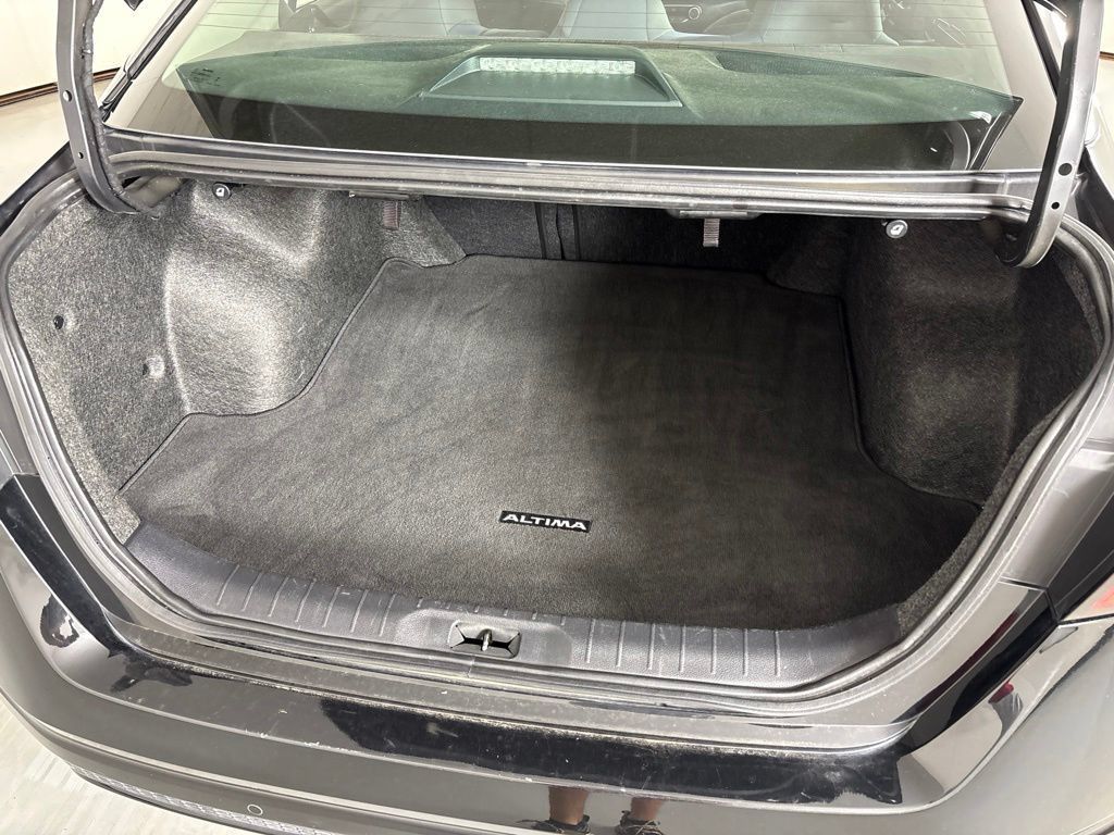 Used 2024 Nissan Altima 2.5 SV FWD image 24