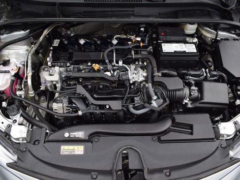 Used 2025 Toyota Corolla SE image 9