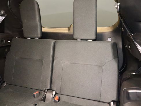 Used 2025 Mitsubishi Outlander ES image 17