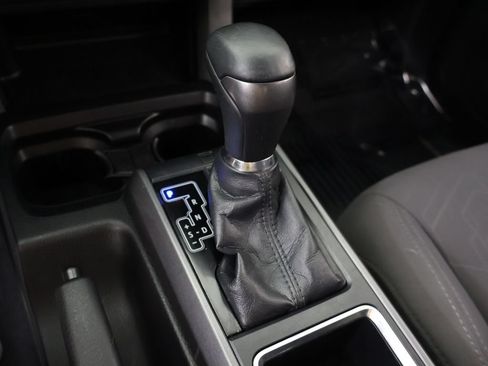 Used 2018 Toyota Tacoma TRD Off-Road AWD/4WD image 47