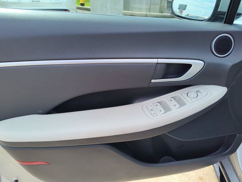 Used 2025 Hyundai Sonata SEL FWD image 13