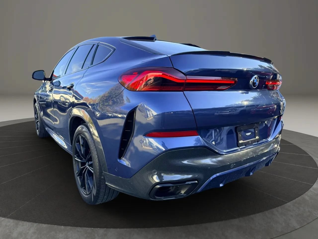 Used 2022 BMW X6 xDrive40i w/ M Sport Package AWD/4WD image 7