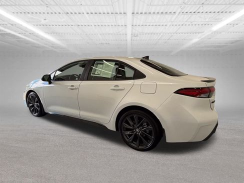 Used 2024 Toyota Corolla XSE FWD image 3