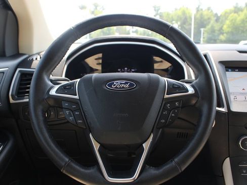 Used 2017 Ford Edge SEL w/ Equipment Group 201A FWD image 18