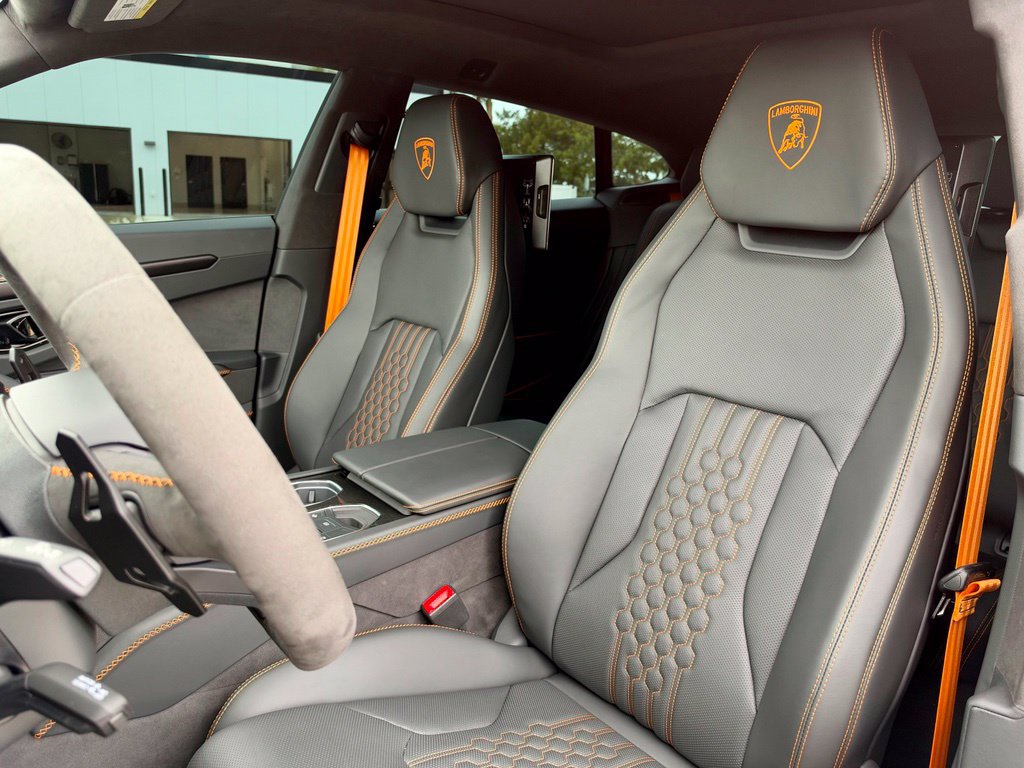 Used 2025 Lamborghini Urus SE AWD/4WD image 18