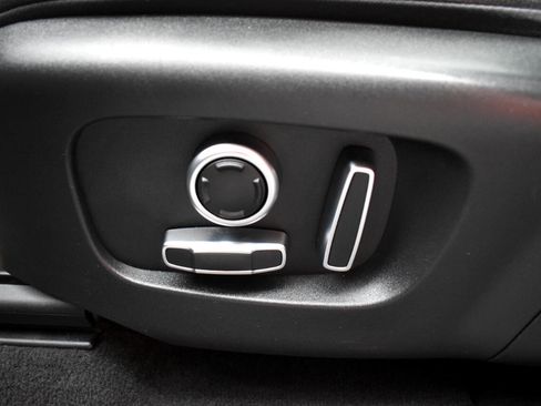 Used 2021 Land Rover Discovery Sport SE image 40