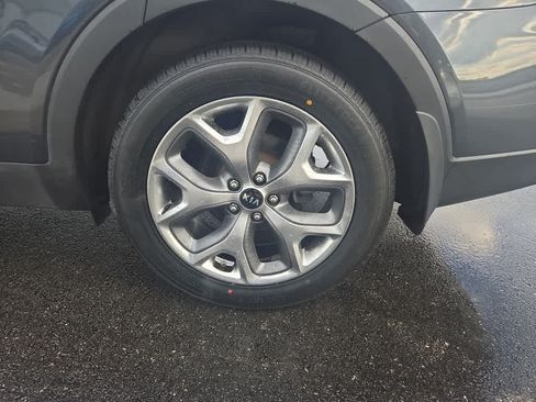 Used 2019 Kia Sorento EX FWD image 12