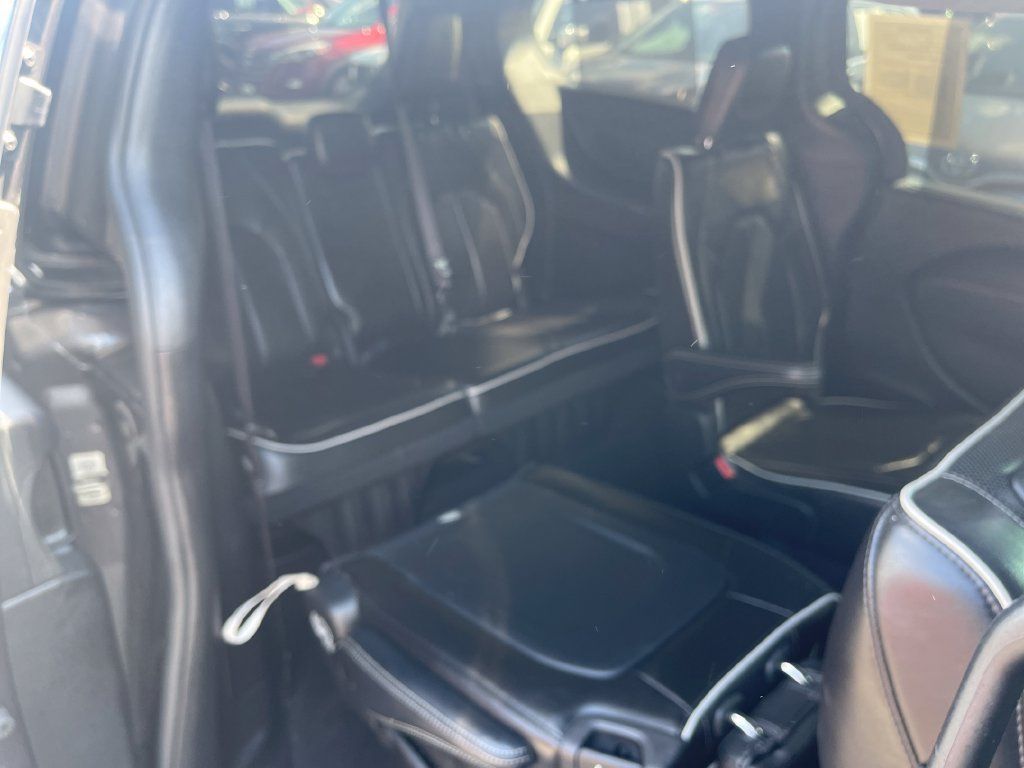 Used 2022 Chrysler Pacifica Limited w/ S Appearance Package FWD image 21