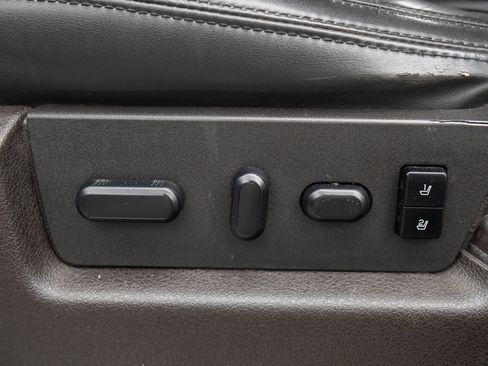 Used 2014 Ford F150 Platinum image 39