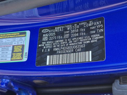 Used 2025 Hyundai Elantra Limited FWD image 35