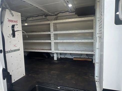 Used 2018 Ford Transit 250 130 Low Roof image 32