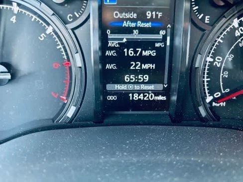 Used 2020 Toyota 4Runner SR5 Premium w/ Moonroof Package AWD/4WD image 8