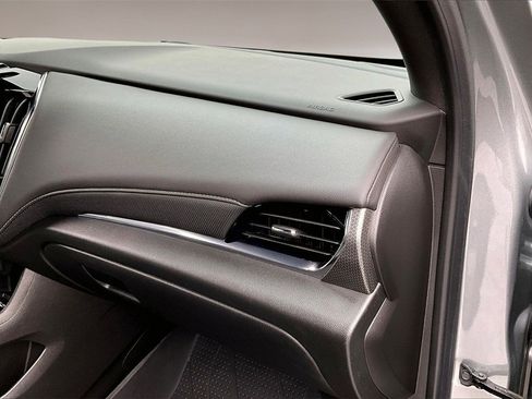 Used 2023 Chevrolet Traverse Premier w/ Redline Edition image 25