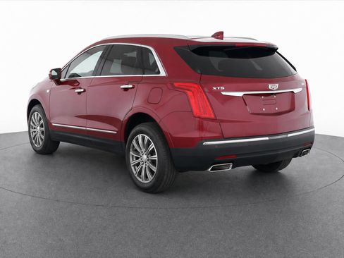Used 2018 Cadillac XT5 Luxury w/ Driver Awareness Package FWD image 3