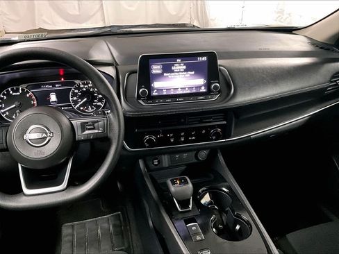 Used 2024 Nissan Rogue S FWD image 18
