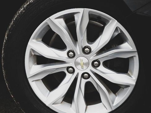 Used 2020 Chevrolet Malibu LT image 24