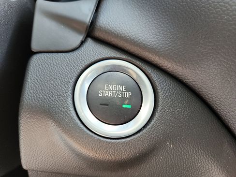 Used 2024 Chevrolet Equinox LT image 20