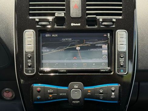 Used 2016 Nissan Leaf SV w/ Premium Package FWD image 42