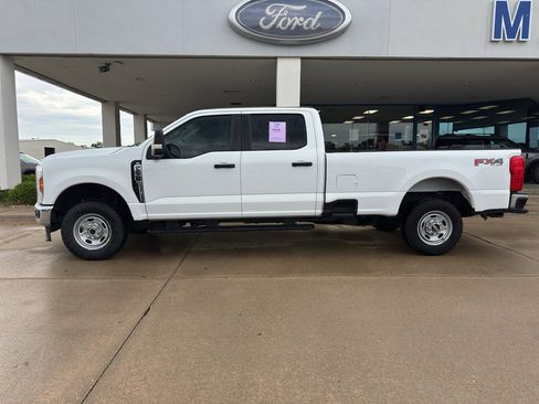 Used 2024 Ford F250 XL w/ FX4 Off-Road Package AWD/4WD image 4