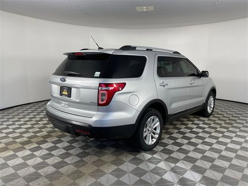Used 2012 Ford Explorer XLT image 16