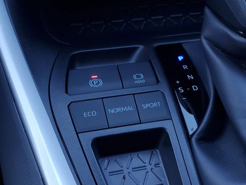 New 2025 Toyota RAV4 LE image 28