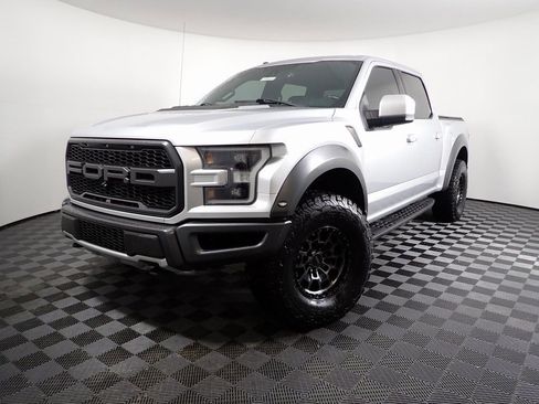 Used 2018 Ford F150 Raptor w/ Equipment Group 802A Luxury image 2