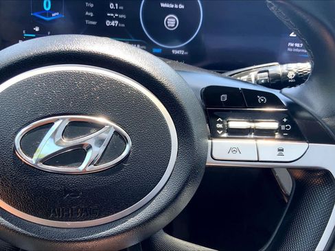 Used 2023 Hyundai Elantra SEL w/ Convenience Package FWD image 23