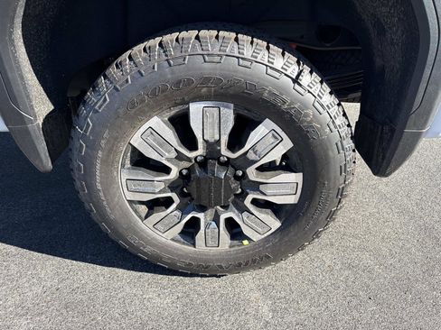 New 2026 GMC Sierra 2500 Denali w/ Denali Reserve Package image 11