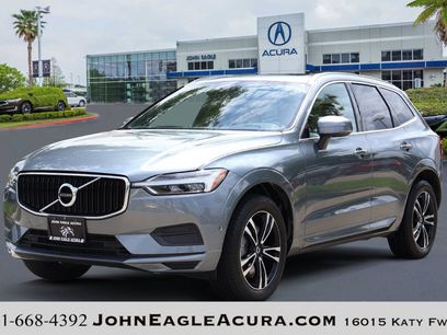 Used 2018 Volvo XC60 T6 Momentum w/ Vision Package